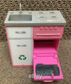 Barbie Dream House 2018 Replacement Part Lot KITCHEN STOVE (works) & FIREPLACE
